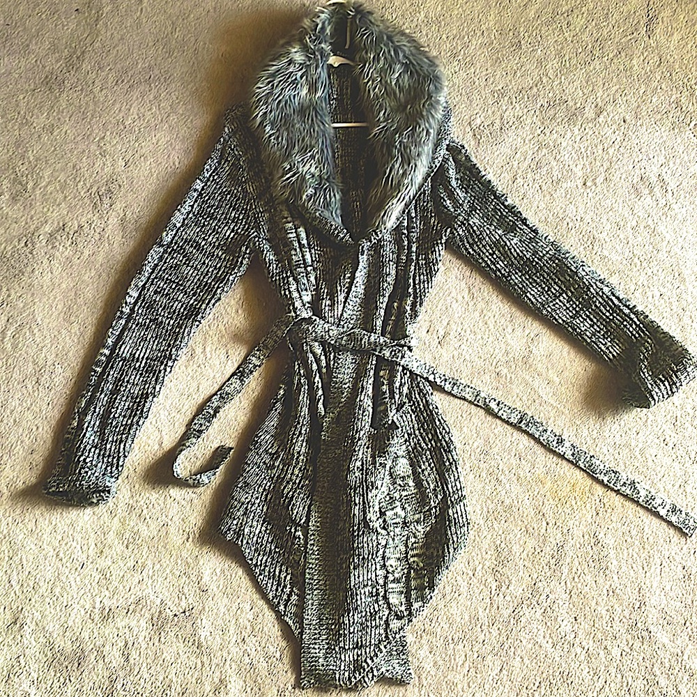 Sterny long knit cardigan with faux fur collar